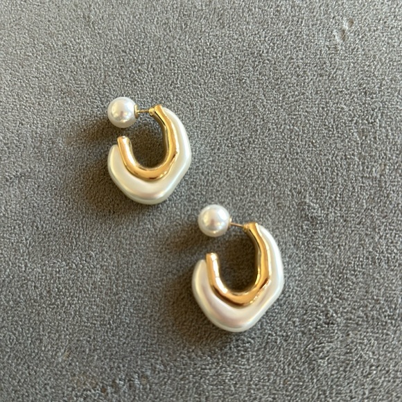 Unique pearl earrings - Picture 1 of 2